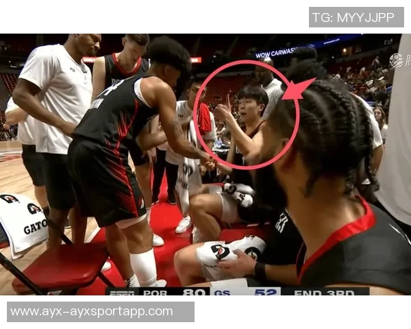 开拓者前线记者小傅期待小杨在篮球场上展现真实自我的那一天