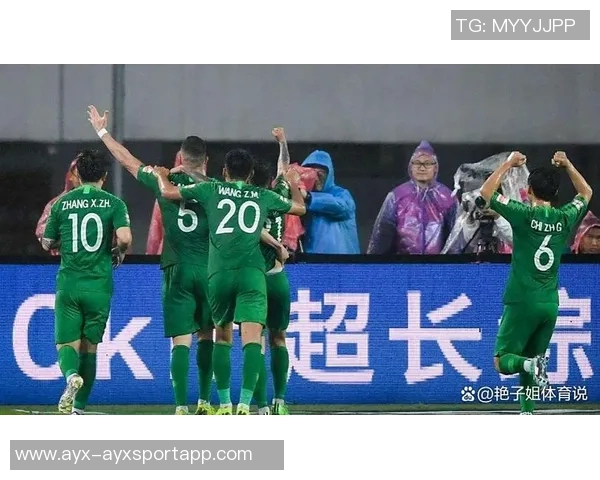 国安主帅向球迷致歉称尽全力努力前行坚信球队正走在正确轨道上